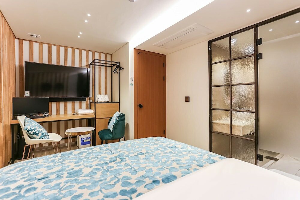 Фото The Post Hotel