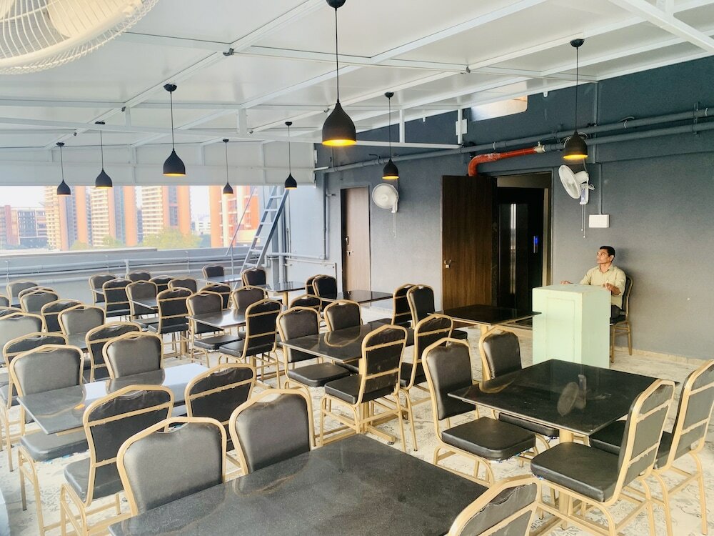Фото StayBird - Fortune House Business Hotel