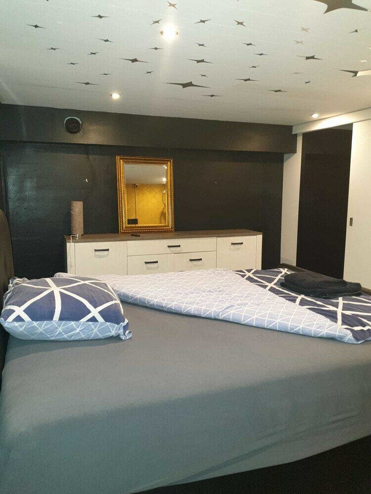 Фото 3 Bedroom Apartment at Lake Constance