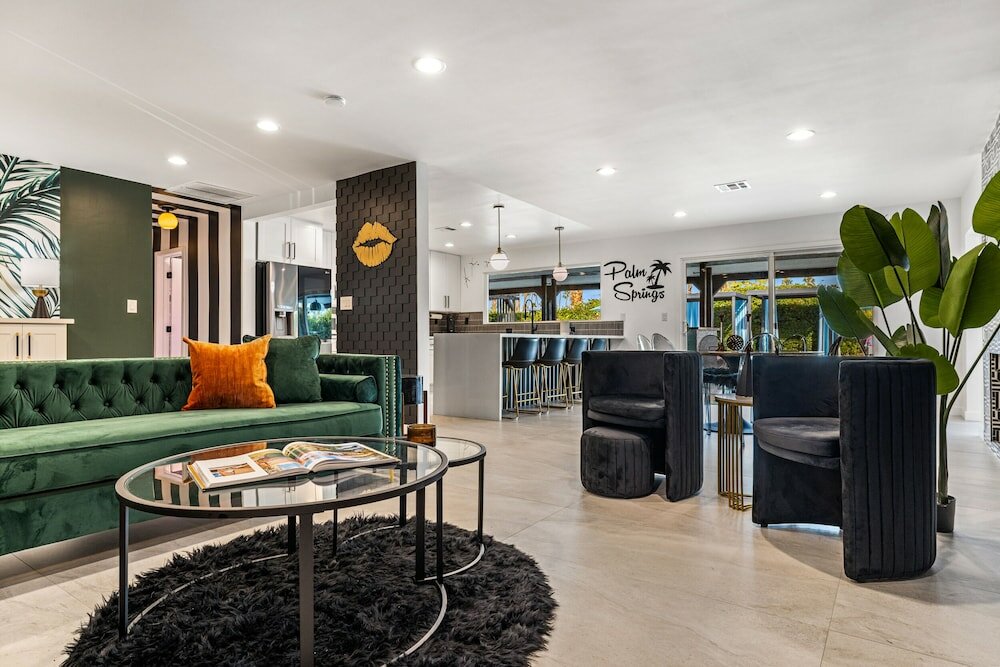 Фото Side by Side Lux Homes