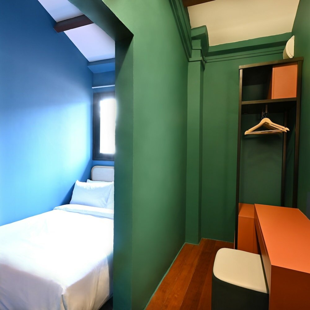 Фото Dream Chaser Boutique Capsule Hotel
