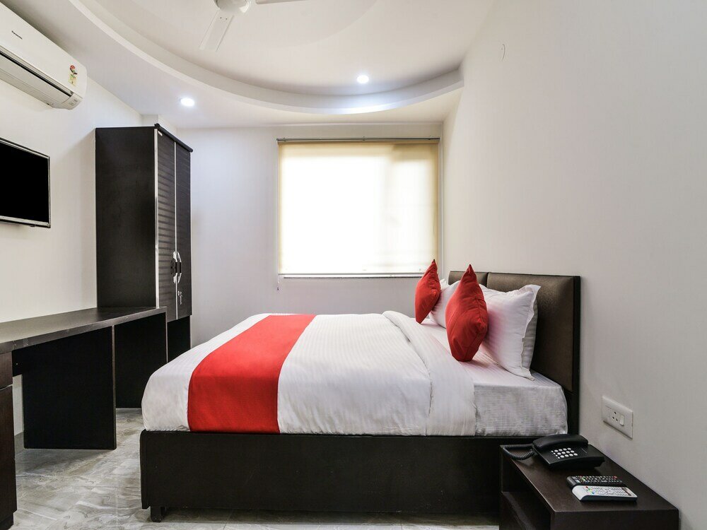 Фото Oyo 25086 Hotel Prince Plaza