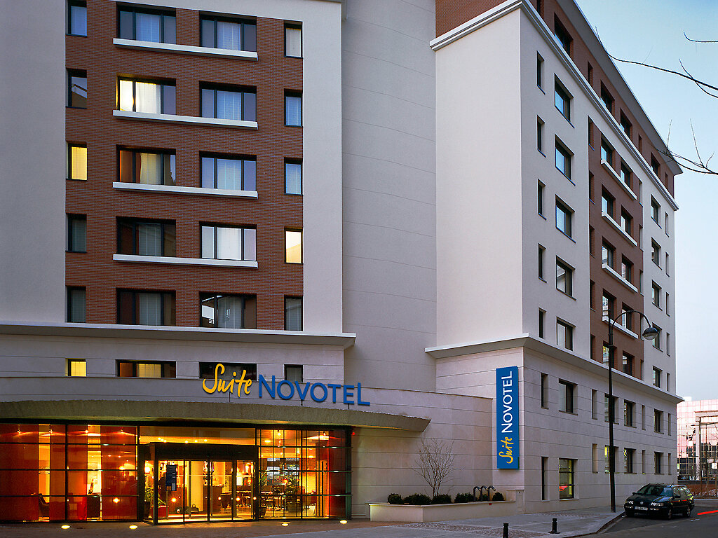 Фото B&b Hotel Rueil Malmaison Gare