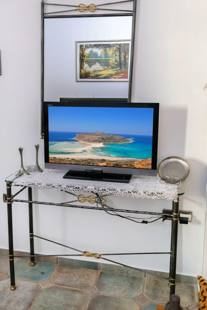 Фото Xenios Dias Apartments