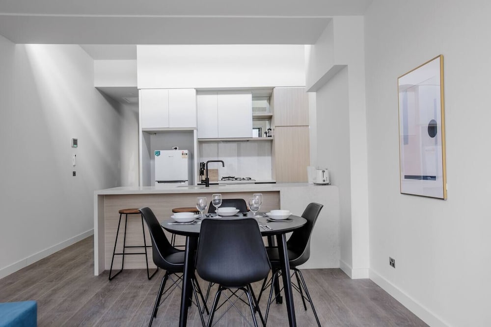 Фото Trendy Livingstyle 2br@moonee Ponds Wifi+parking