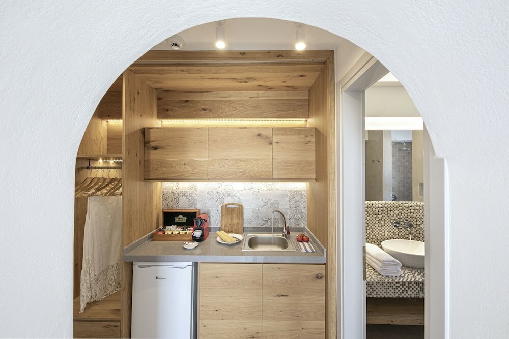 Фото Alafropetra Luxury Suites