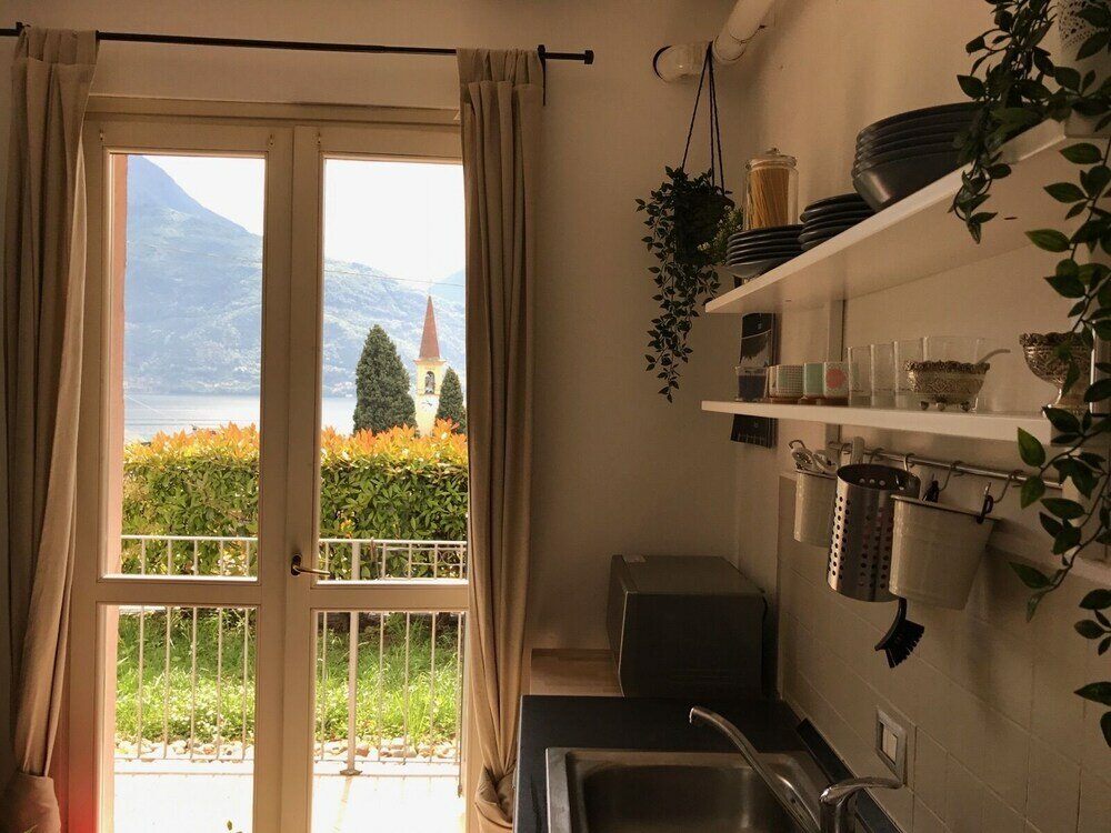 Фото Pianello Charming Lake View