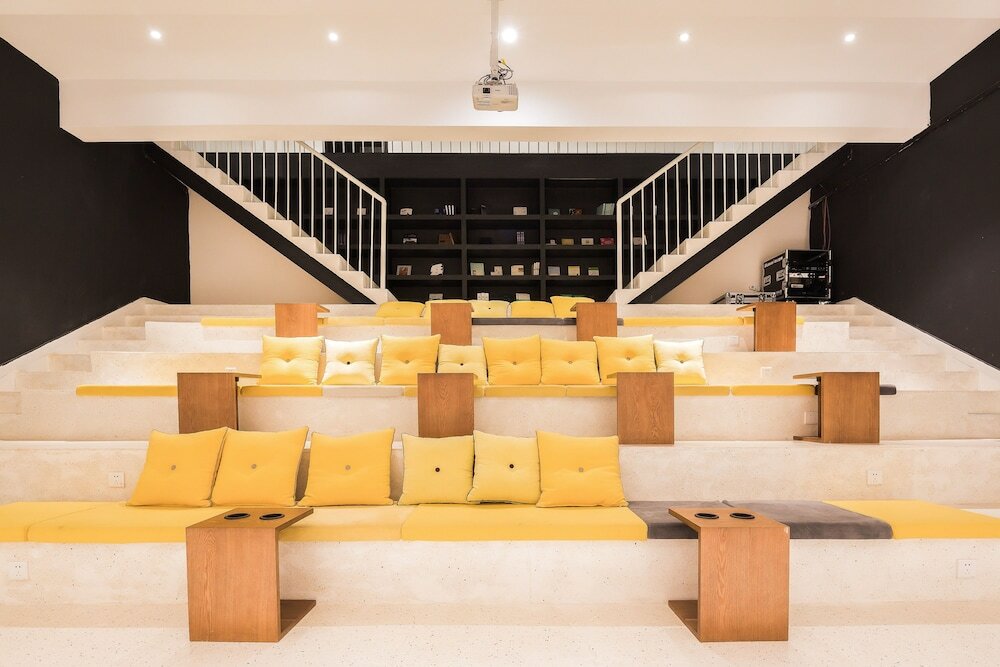 Фото Rezen Sunbow Hotel