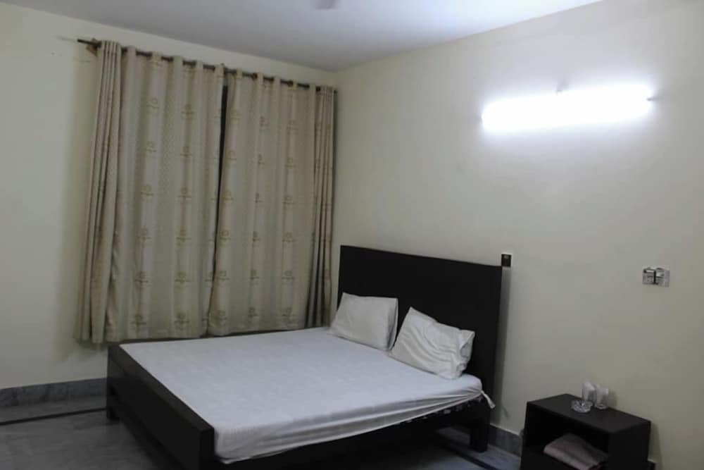 Фото Kashmir Inn Hotel Muzaffarabad