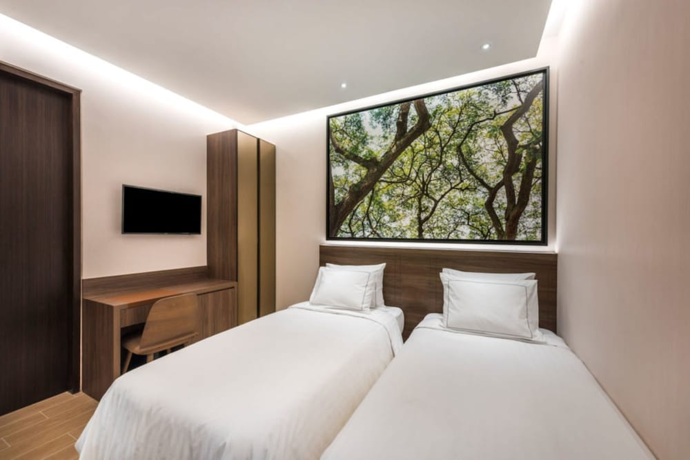 Фото L Hotel Premier by Lion Peak