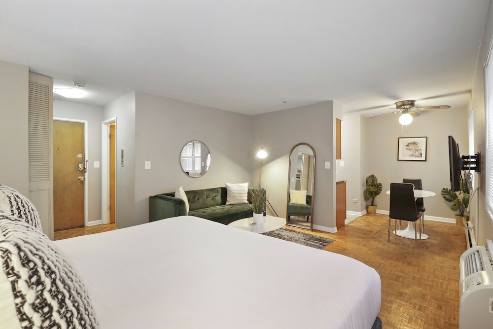 Фото Fully Furnished Studio Apt in Lakeview