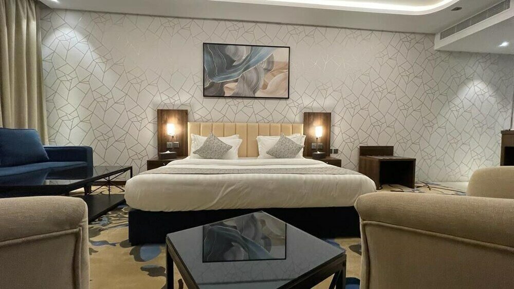 Фото Green Hills Hotel