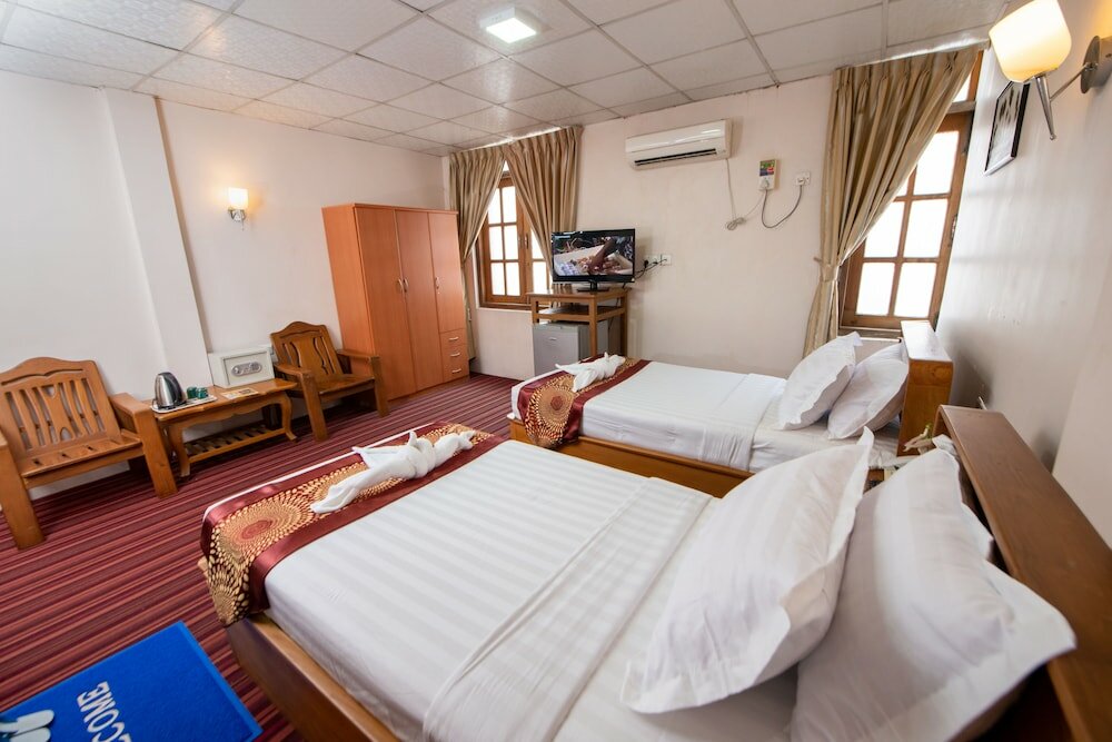 Фото Yangon Urban Hotel