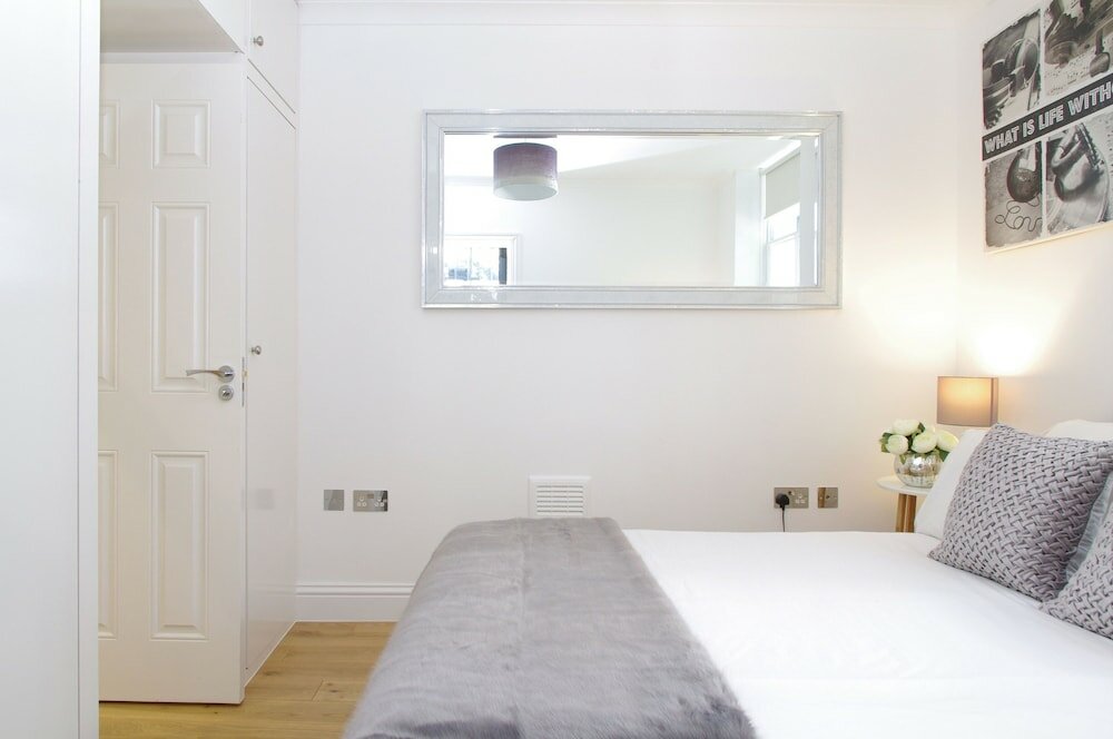 Фото The London Agent Chelsea Peaceful