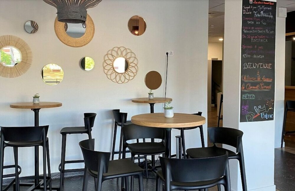 Фото Auberge de jeunesse Hi Clermont-Ferrand