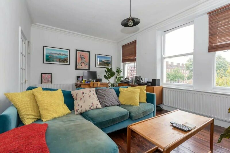 Гостиница Bright 2 Bedroom Flat in Lower Clapton