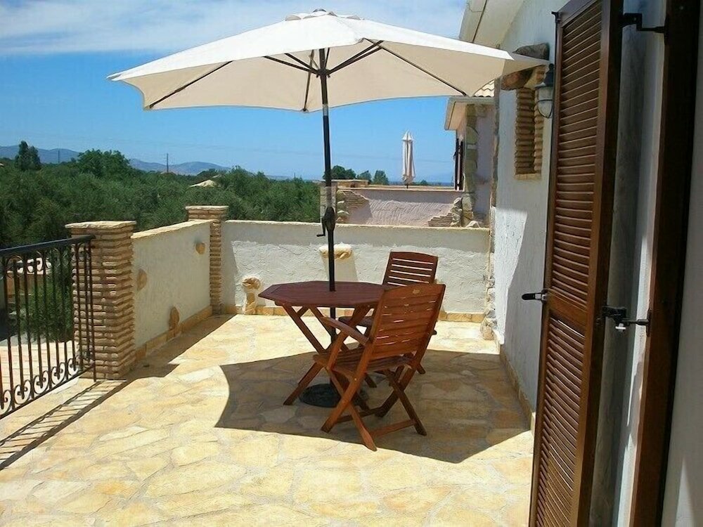 Фото Olive Tree Villas