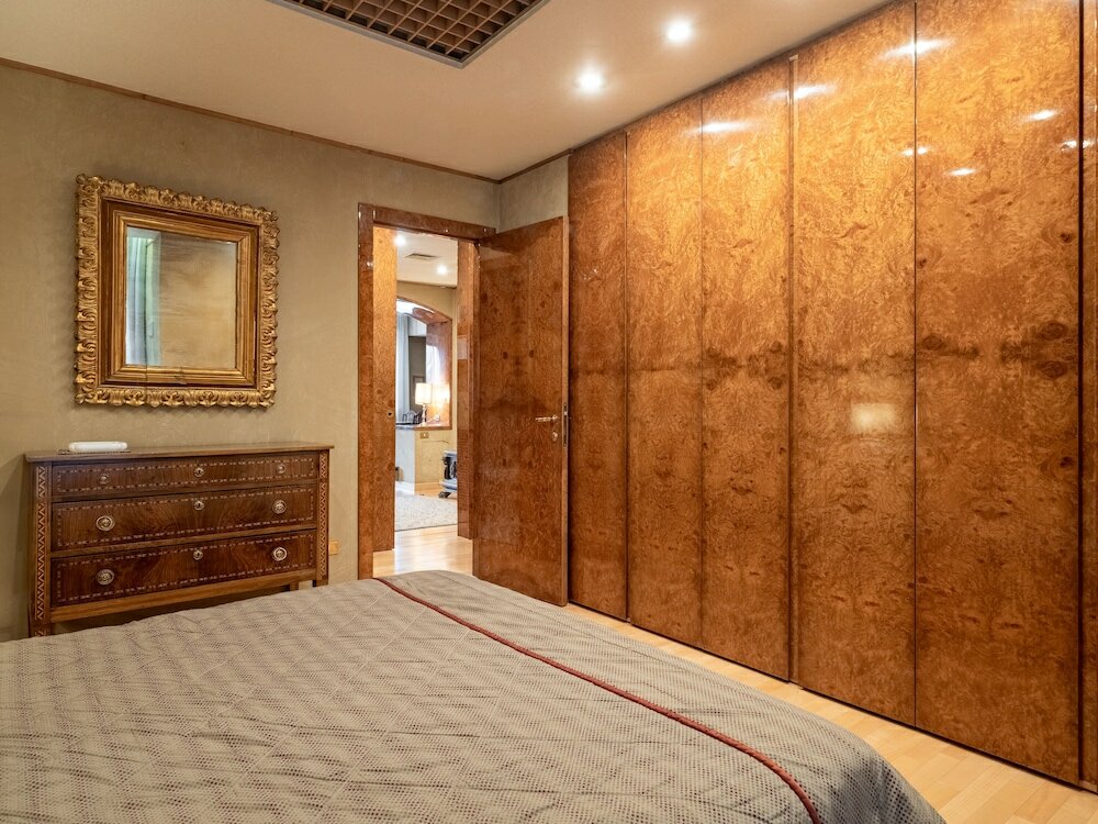 Фото Elegant Flat in Milan's Heart