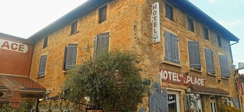 Гостиница Hotel Restaurant la Place в Ла-Туре-дю-Пене