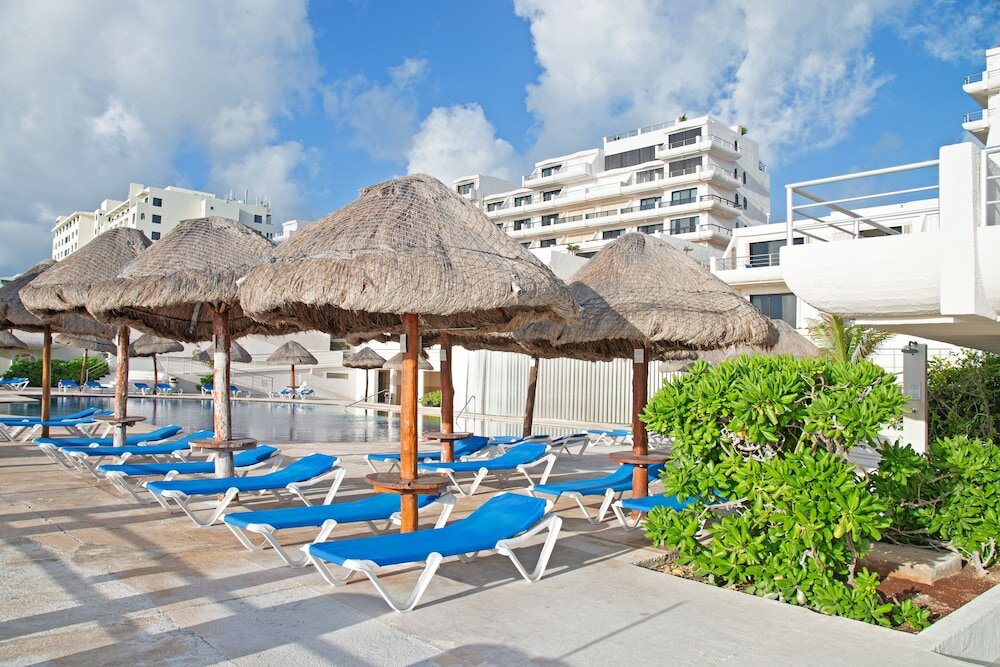 Фото Cozy Ocean Front Ph At Marlin Beach