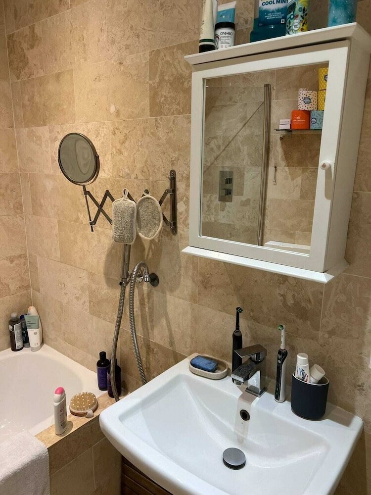 Фото Tranquil 1 Bedroom Apartment With River View