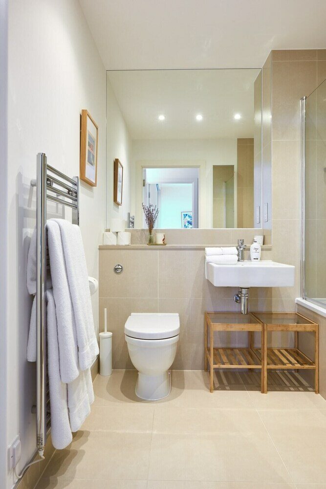 Фото Beautiful 1 Bedroom With Balcony Near Mile End