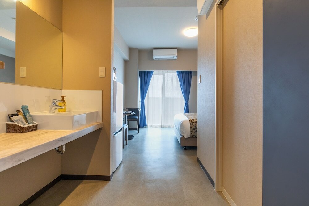 Фото Mr. Kinjo in Grand Blue Chatan