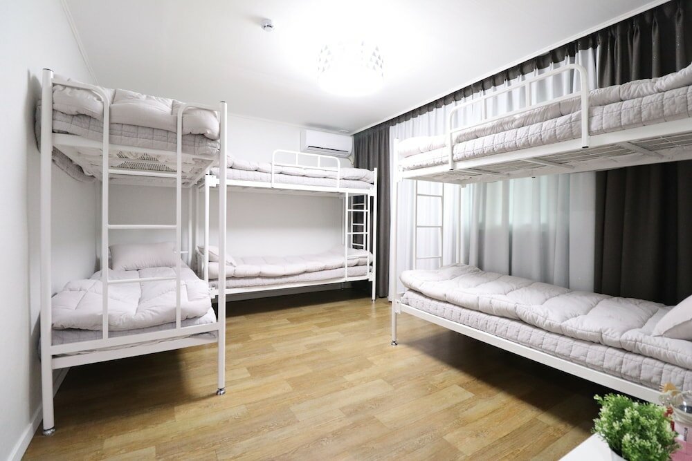 Фото Liz's House - Hostel