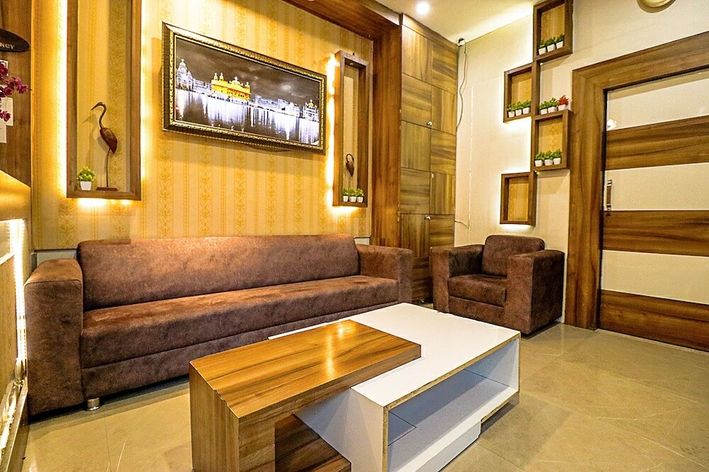 Фото Fabhotel Amritsar Residency