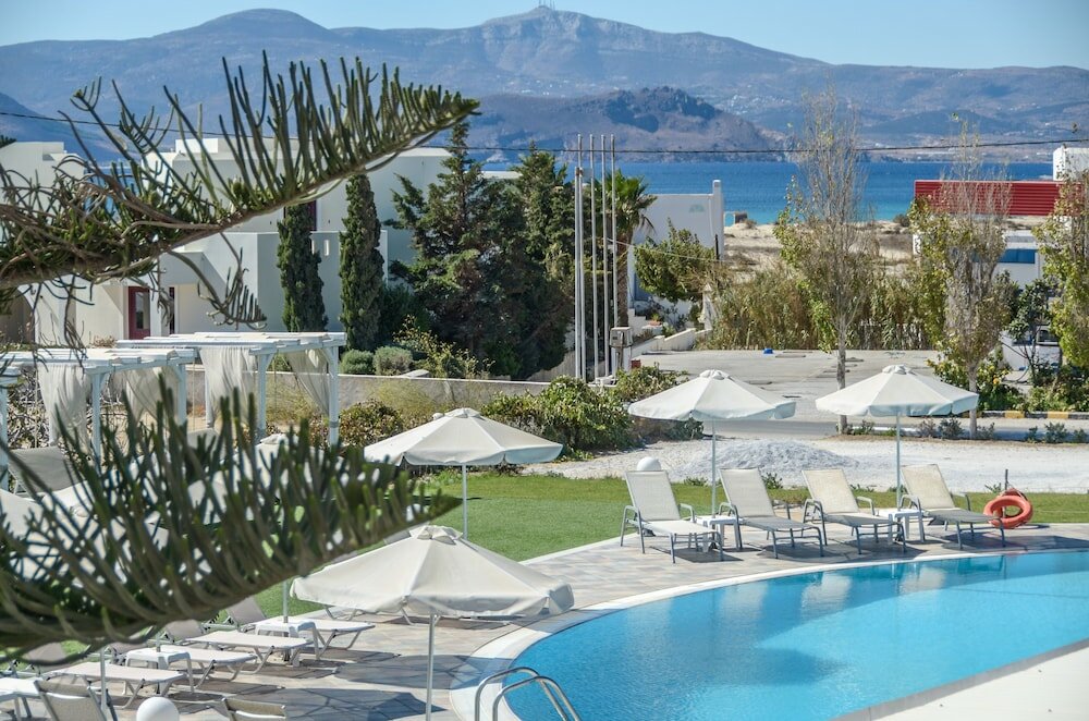 Фото Birikos Studios & Apartments