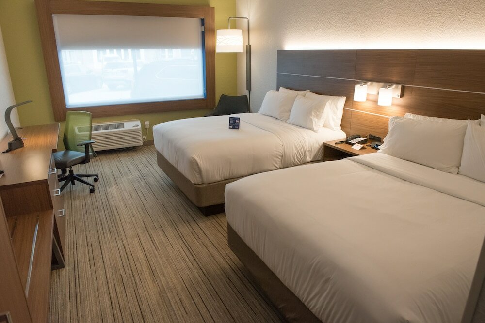 Фото Holiday Inn Express & Suites Louisville N - Jeffersonville, an Ihg Hotel