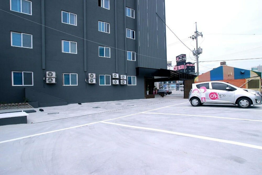 Фото Yeosu Hakdong Ja Self Check-in Motel