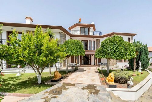 Гостиница The Lion's Den Kusadasi в Кушадасы