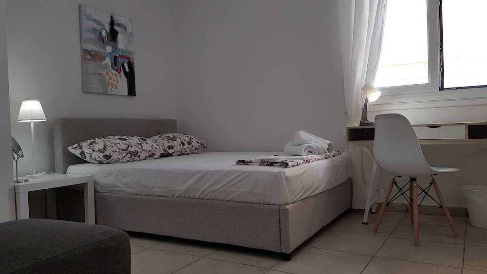 Фото Errathens Sky Apartment