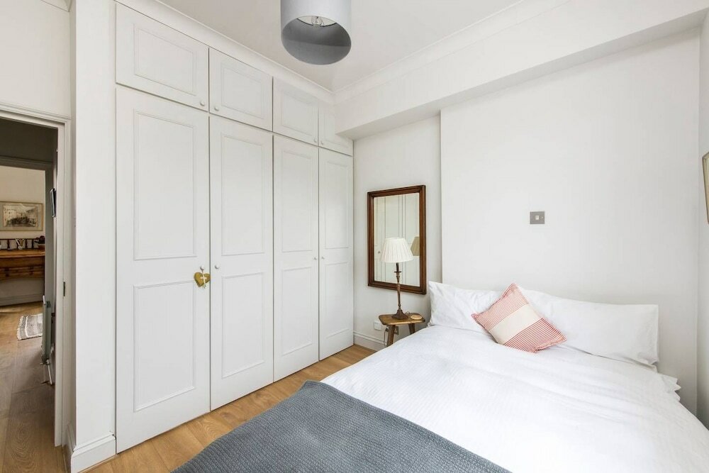 Фото Cosy and Bright 1 Bed Apartment in Pimlico