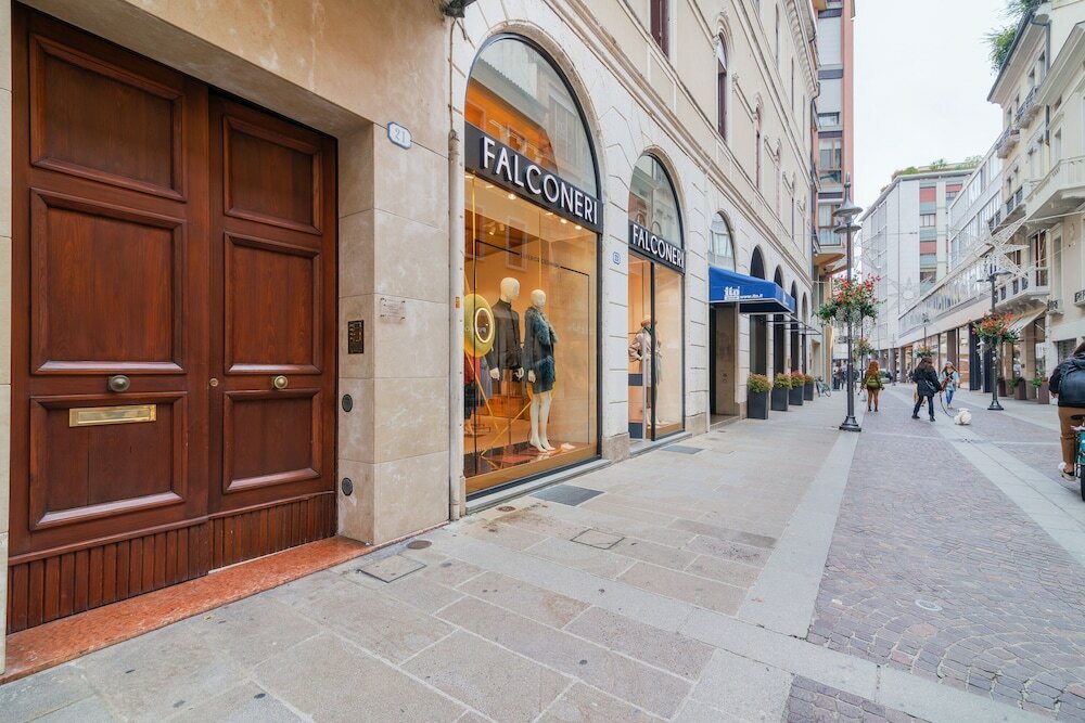 Фото San Fermo Luxury Apartment