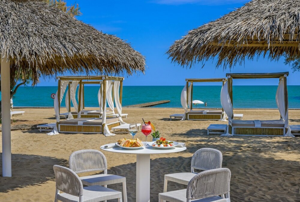 Фото Pareus Beach Resort