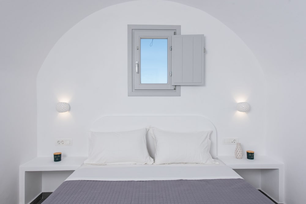 Фото Golden View Jacuzzi Suites