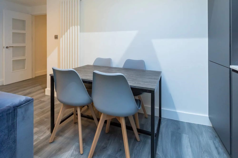 Фото Modern 2bd Flat With a Garden - West Hampstead