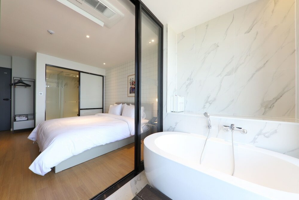 Фото Jeongja Beach Brown Dot