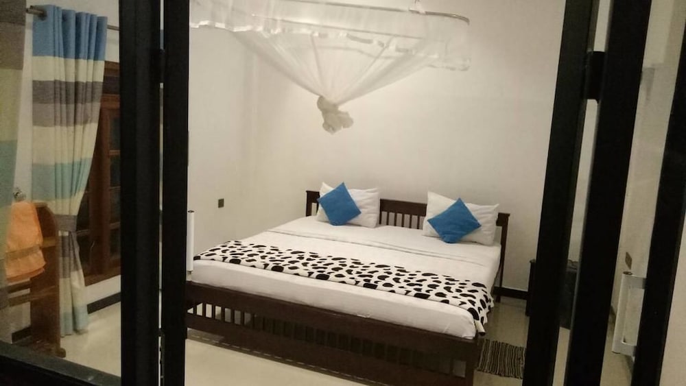 Фото Cloudy Hill Cottage