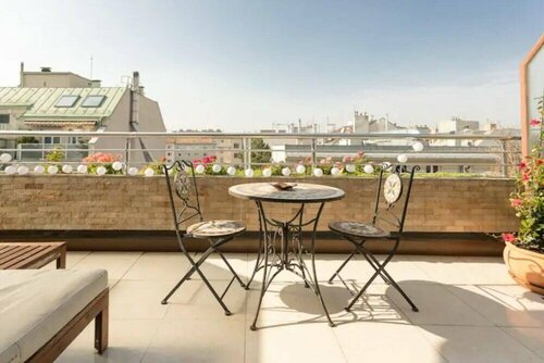 Гостиница Central Couple's California Chic Loft n Balcony в Вене