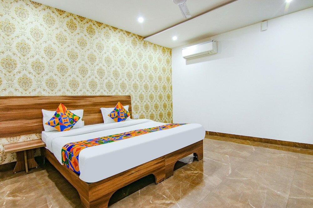 Фото Fabexpress The Divine Residency