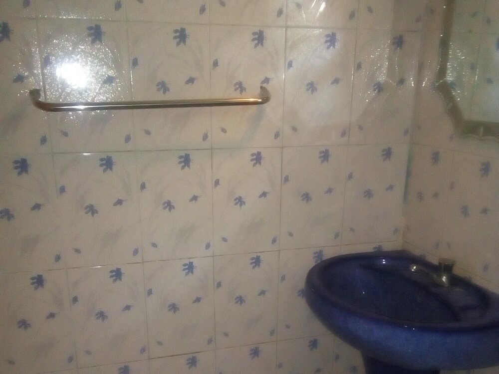 Фото Thevindu guest & red mud resturent