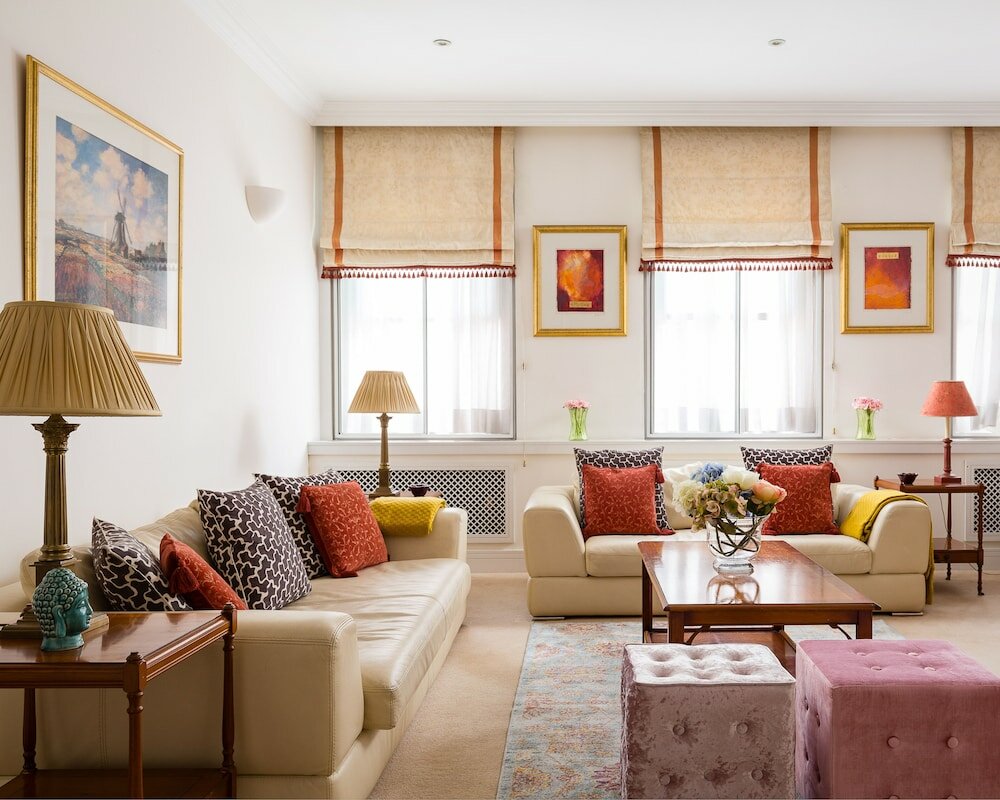 Фото 2-bed 2-bath Next to Park Lane