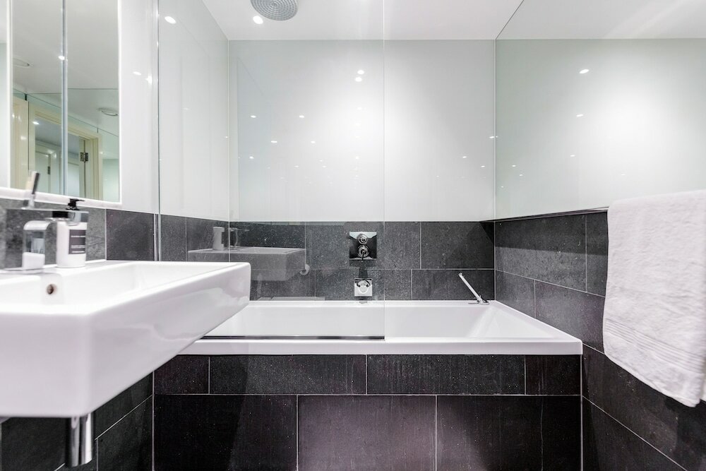 Фото Gatliff Road Apartments