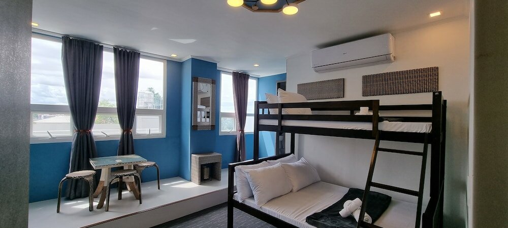 Фото Oyo 997 Attic Capsule Hotel