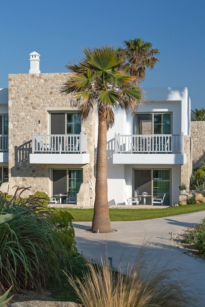 Фото White Pearls Luxury Suites - Adults Only