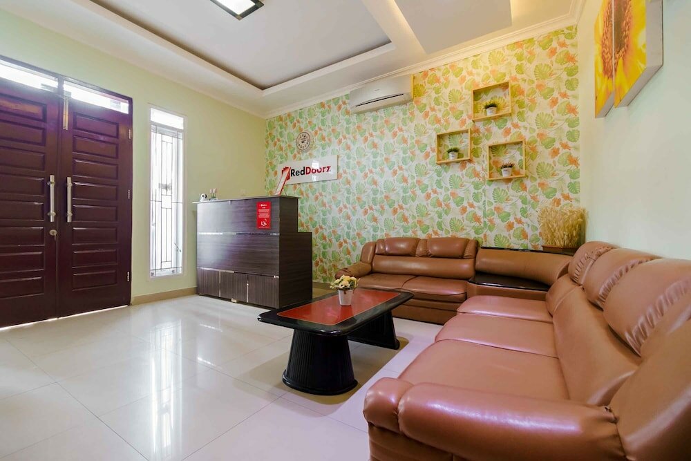 Фото RedDoorz Syariah near Jam Gadang Bukittinggi 2