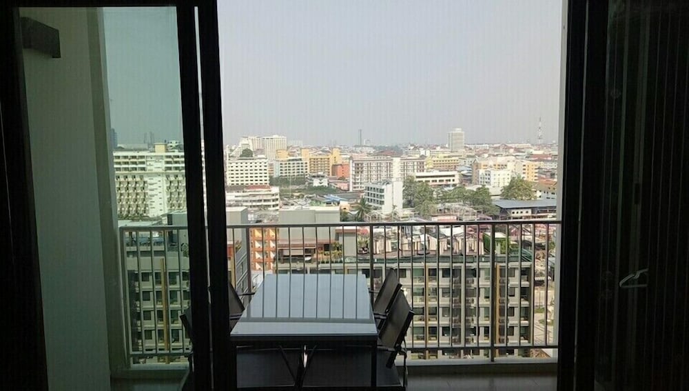 Фото The Base Central Pattaya Sea View